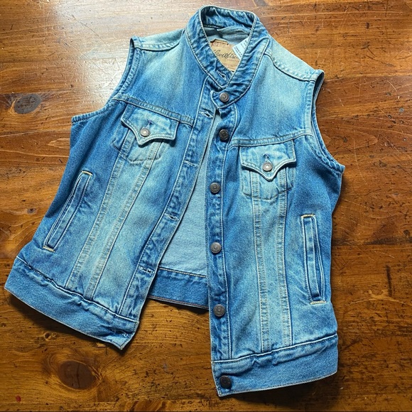 Vintage Levi’s - Led Zeppelin IV The Hermit Tarot Hand Painted Denim Vest - Picture 5 of 10